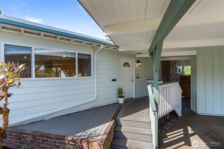 Property Photo:  1710 N Bridgeview Dr  WA 98406 