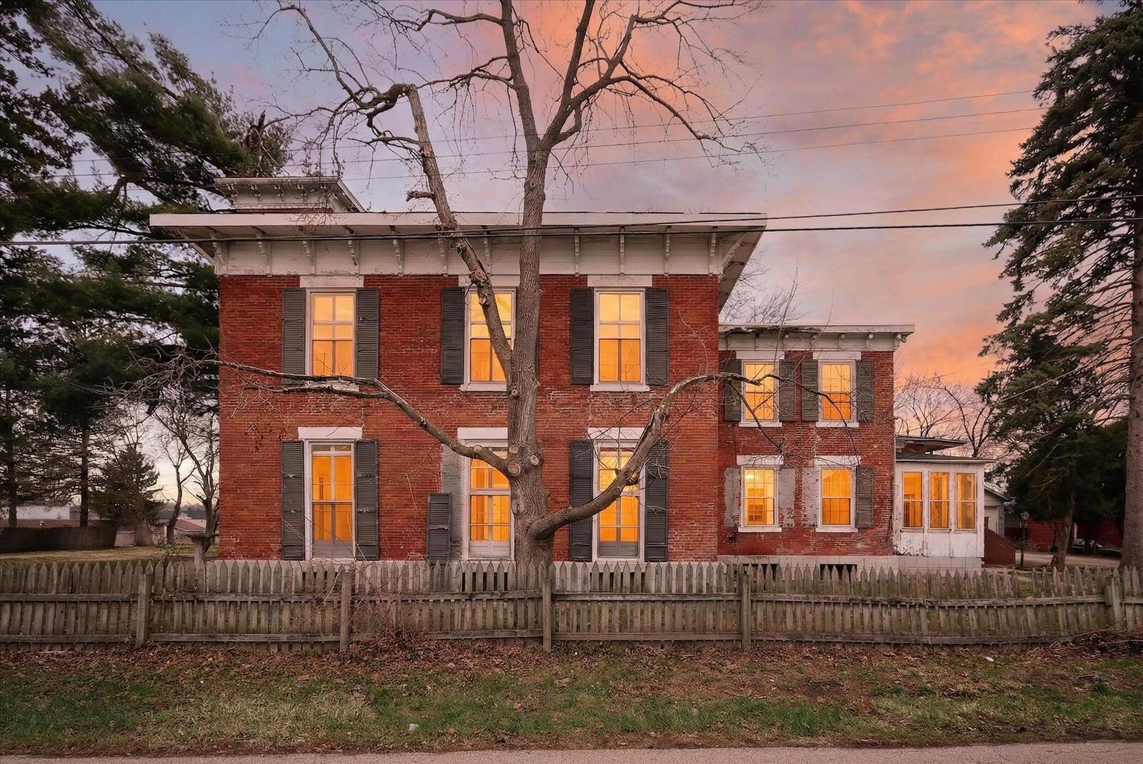 Property Photo:  628 Buchanan Street  IL 61008 