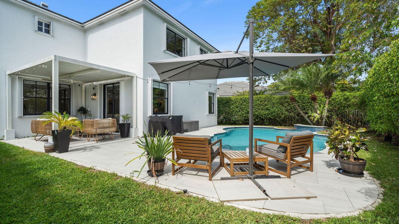 Property Photo:  1089 Tupelo Way  FL 33327 