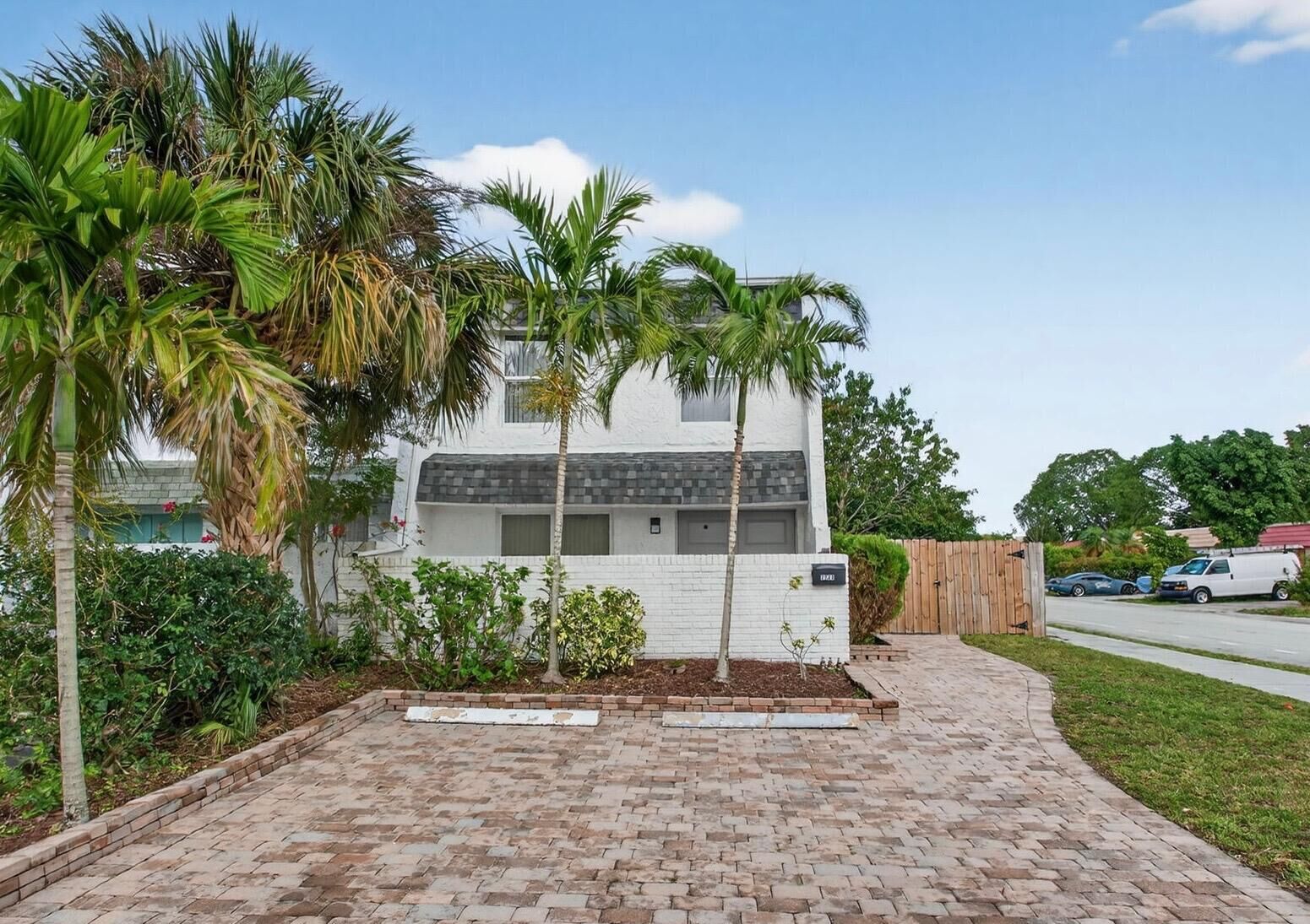 Property Photo:  7599 NW 73rd Terrace  FL 33321 