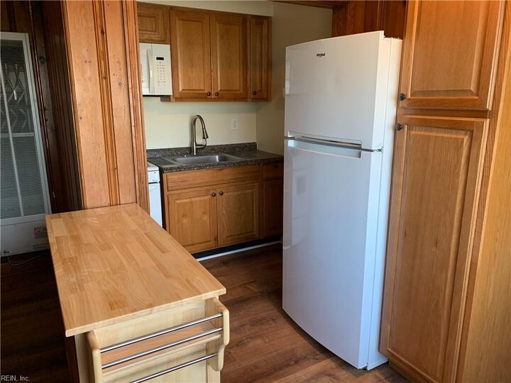 Property Photo:  1407 Bayville St 8  VA 23503 