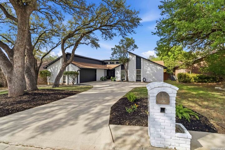 Property Photo: 2419 Rockaway TX 78232