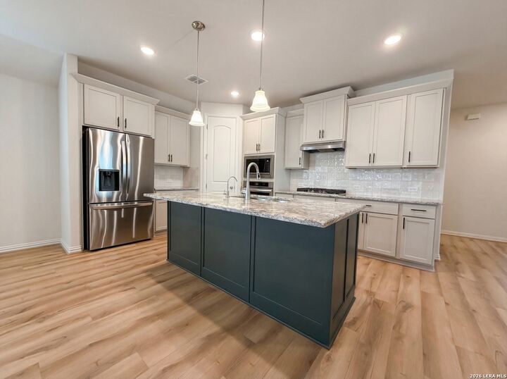 Property Photo: 1613 Couser TX 78132