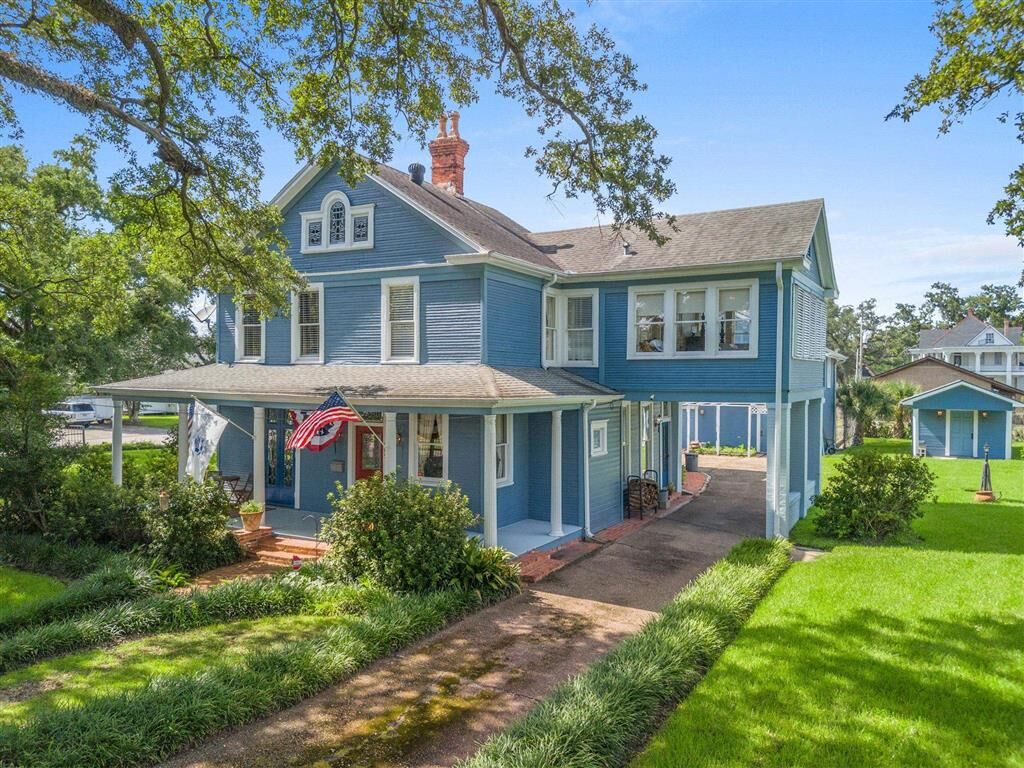 Property Photo: 905 Pujo Street LA 70601