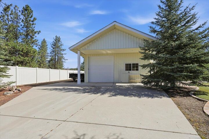 Property Photo:  17404 Springview Ln  WA 99026 