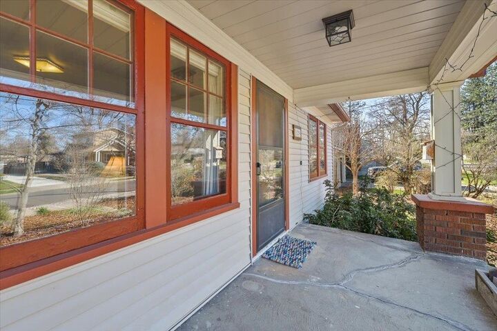 Property Photo:  129 W 33rd Ave  WA 99203 