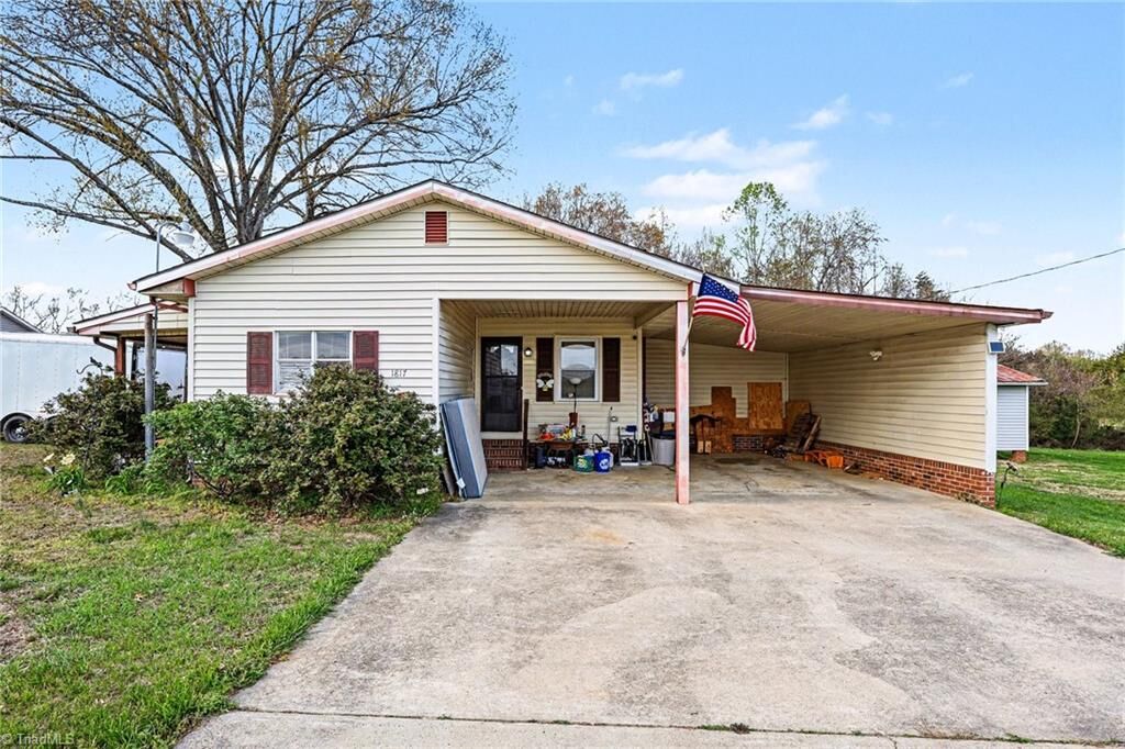 Property Photo: 1817 Amostown Road NC 27046