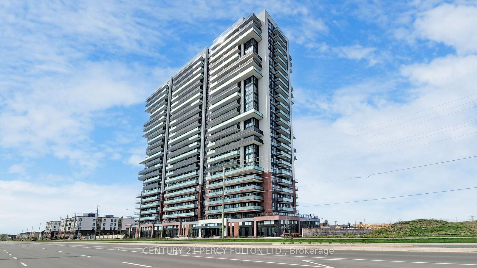 Photo de la propriété:  2550 Simcoe Street N 1504  ON L1L 0R5 