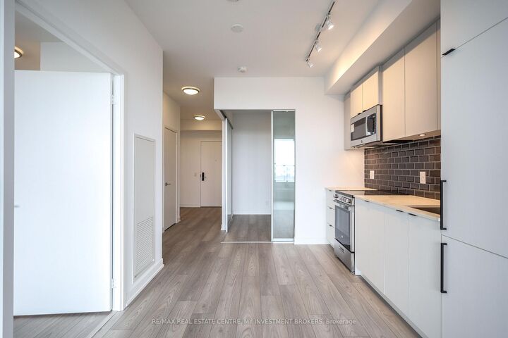 Property Photo: 285 Dufferin Street 915 ON M6K 0J2