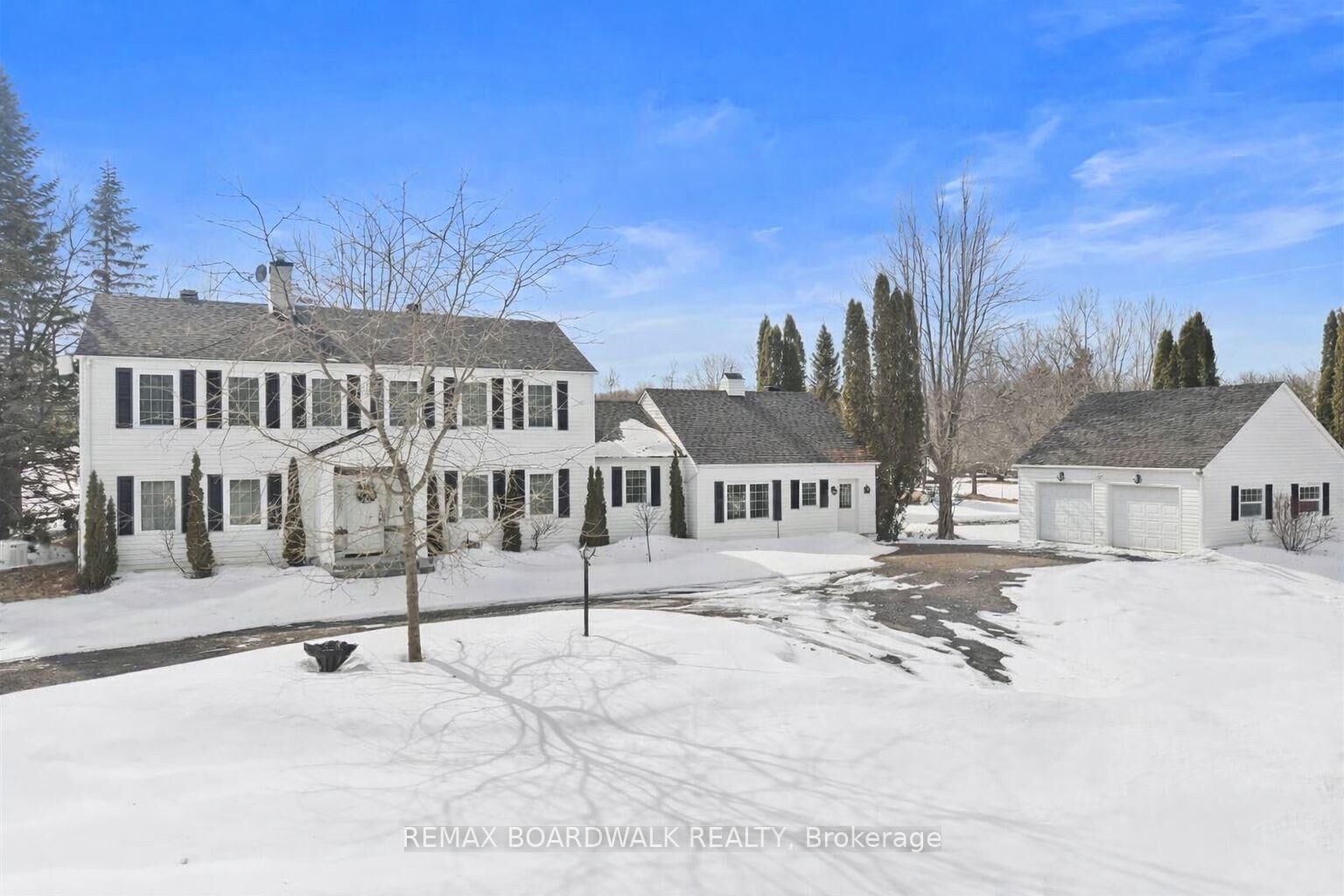 Property Photo: 1530 Royal Orchard Drive ON K4C 1A9