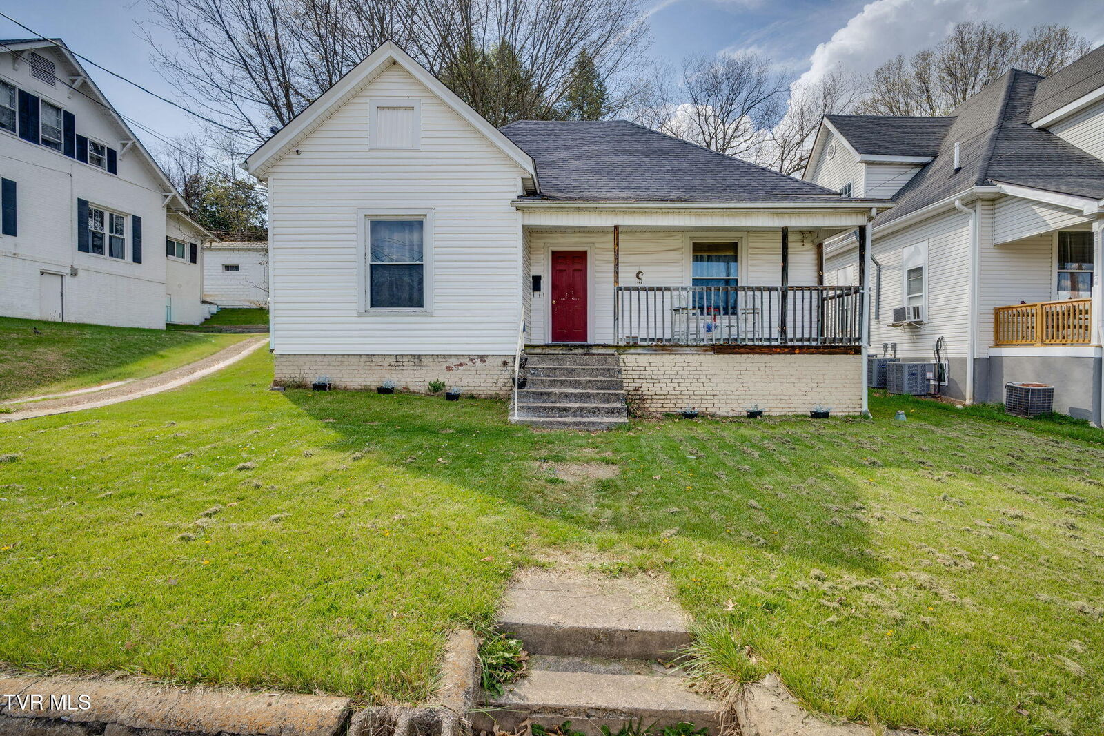 Property Photo: 610 Holston Avenue TN 37620