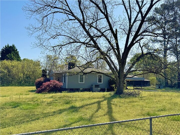 Property Photo: 2925 Dobbins Bridge Road SC 29626