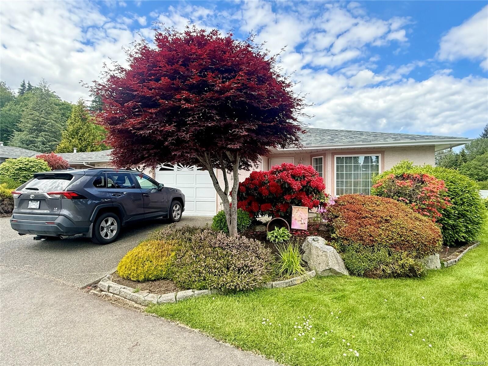 Property Photo: 6111 Sayward Rd #4 BC V9L 5J4