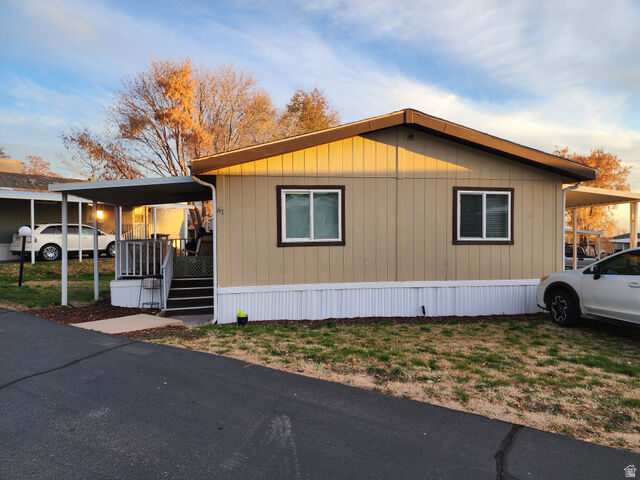 Property Photo: 61 W Sunset Dr N UT 84041