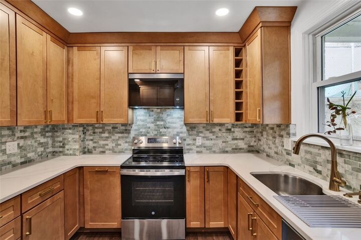 Property Photo:  180 Richbarn Rd  PA 15212 