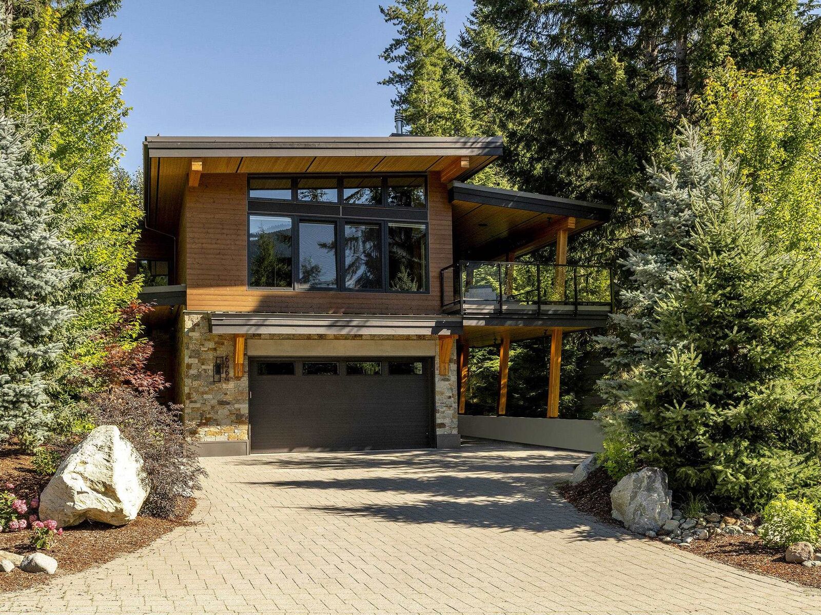 Property Photo: 6464 St Andrews Way BC V8E 0C8