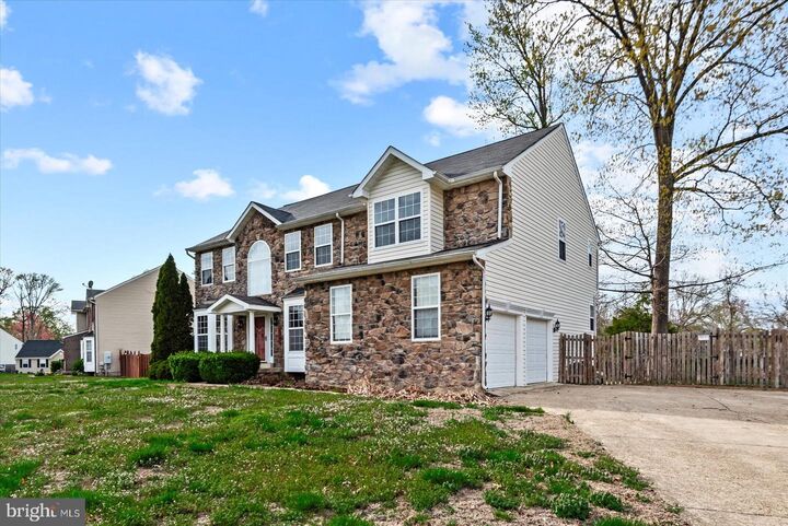 Property Photo: 17141 Leeward Court VA 22485