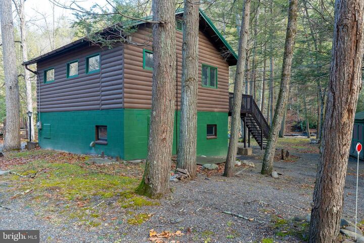 Property Photo: 2138 Bridge Side Drive PA 18302