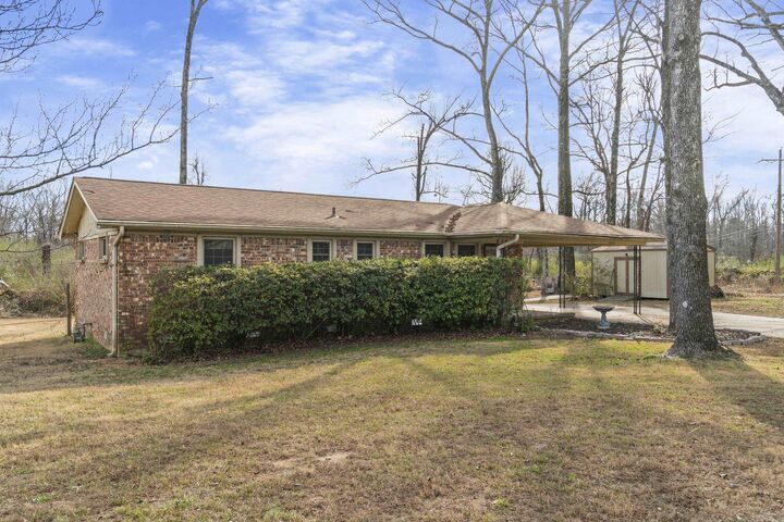 Property Photo: 1213 Eastview Drive AR 72076-2353