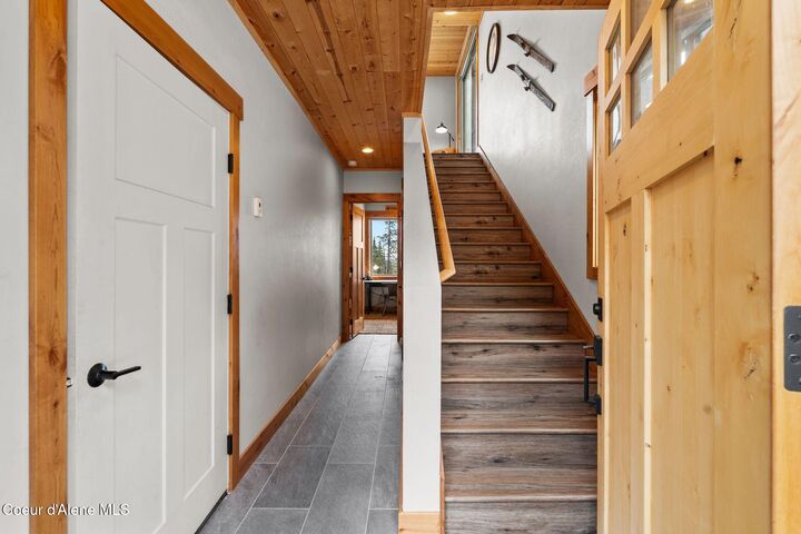 Property Photo:  21 Harrison Ln  ID 83864 