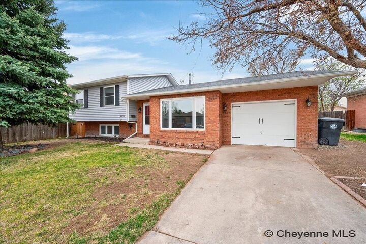 Property Photo:  5210 Windmill Rd  WY 82009 