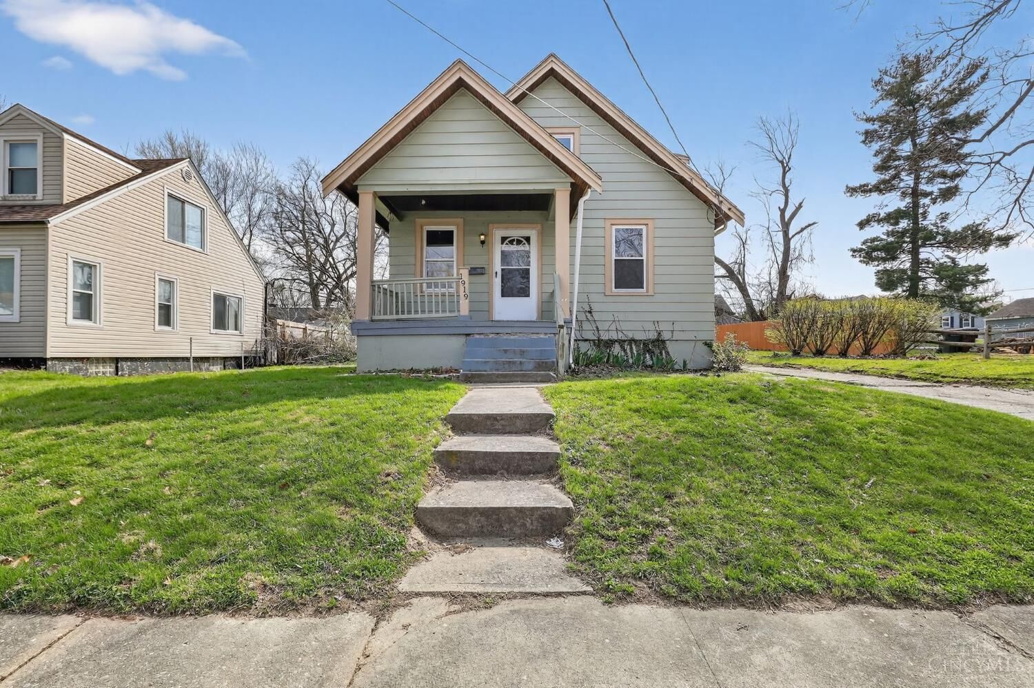 Property Photo:  1919 Sundale Avenue  OH 45239 