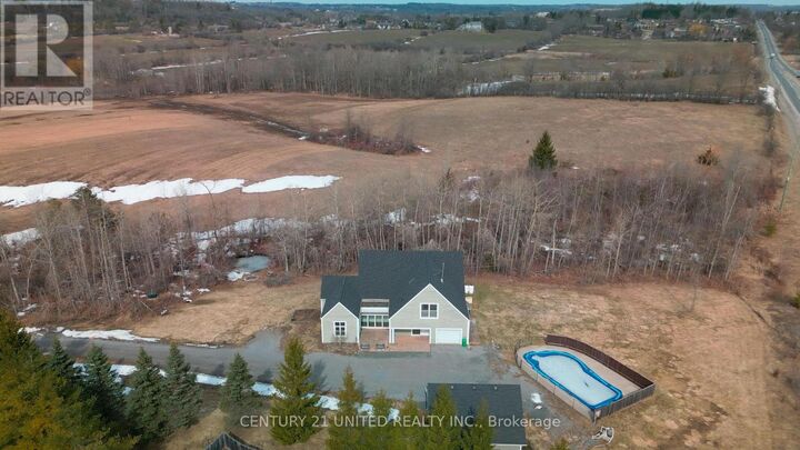 Photo de la propriété:  590 Maniece Avenue  ON K9J 6X9 