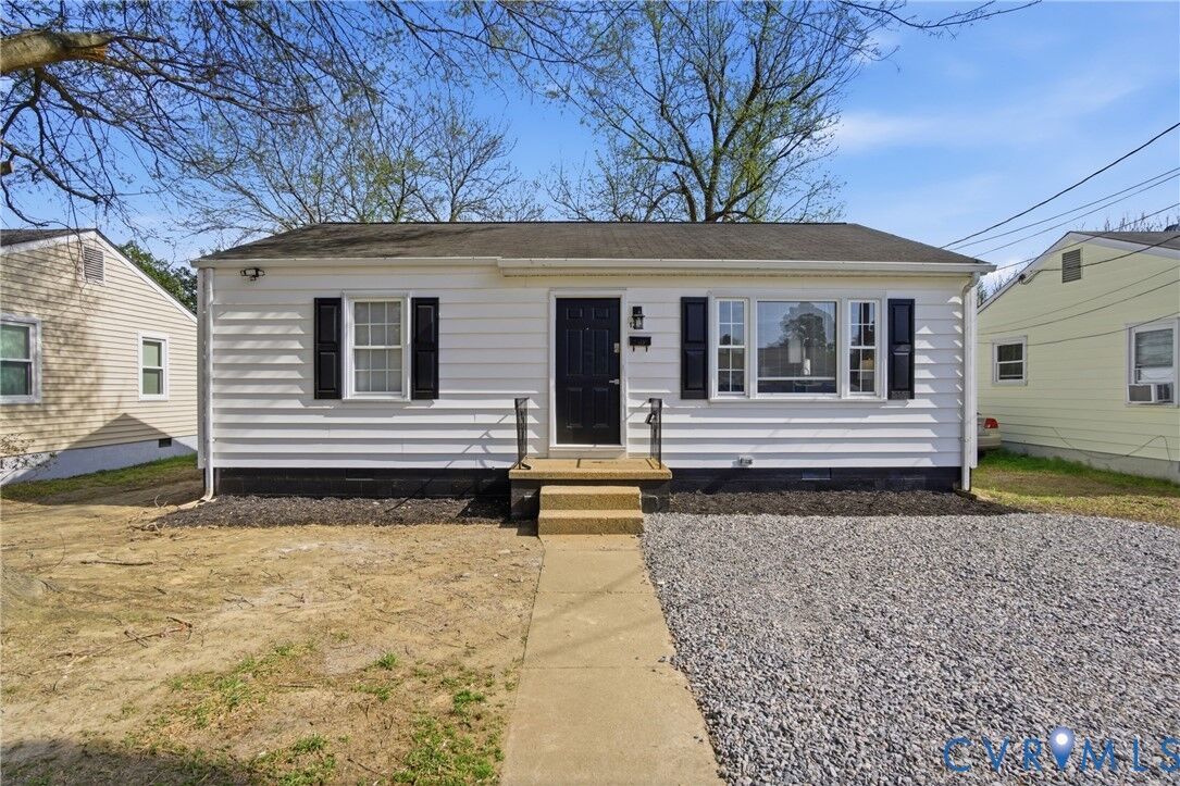 Property Photo:  125 N Ash Avenue  VA 23075 
