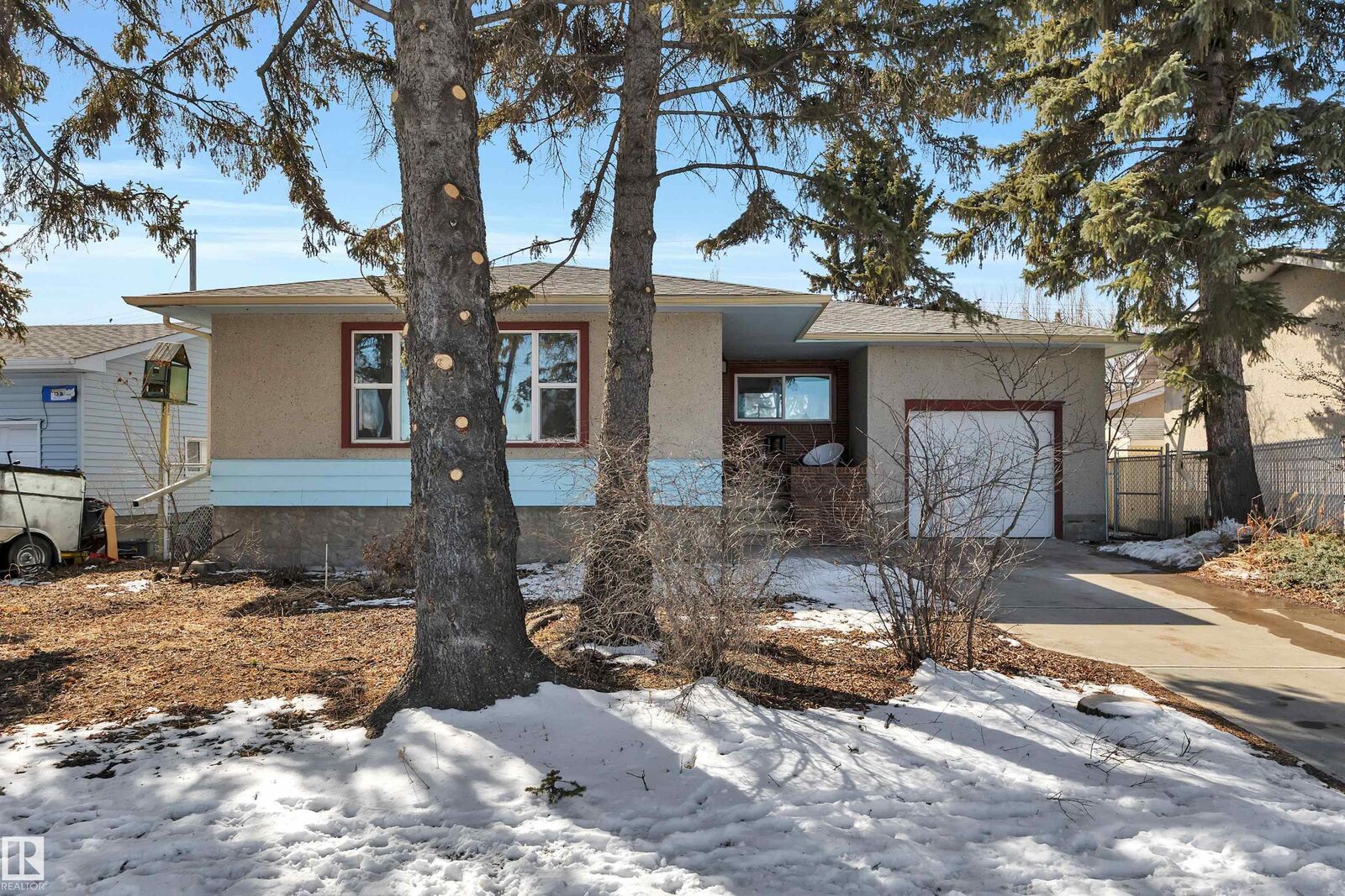 Photo de la propriété:  6608 84 Street NW  AB T6E 2W9 