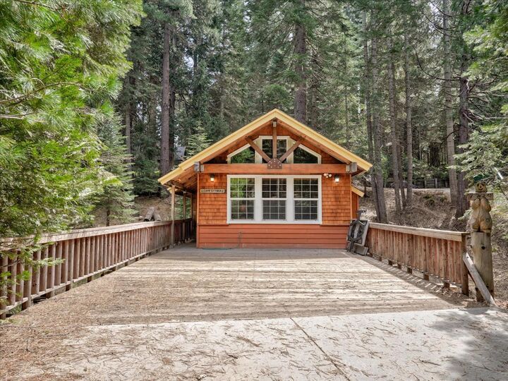 Property Photo:  7739 Black Pine  CA 93623 