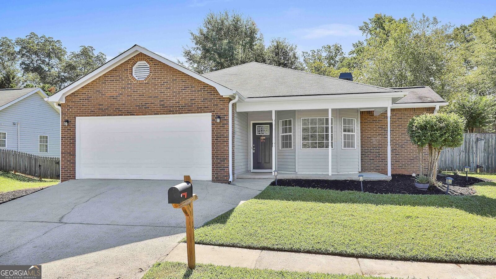 Property Photo:  170 Landing Drive  GA 30214 