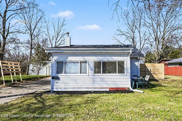 Property Photo: 719 Robert Street MI 48910