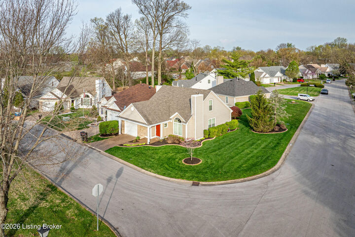 Property Photo:  10409 Bay Pointe Cir  KY 40241 