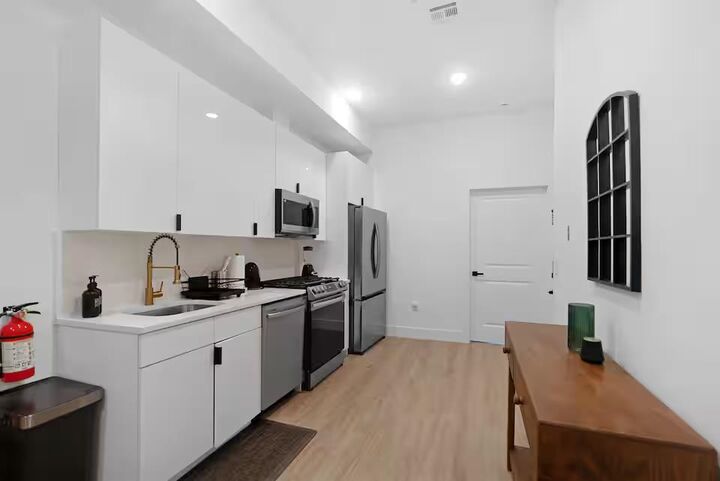 Property Photo:  234 Webster Ave 1R  NJ 07307 