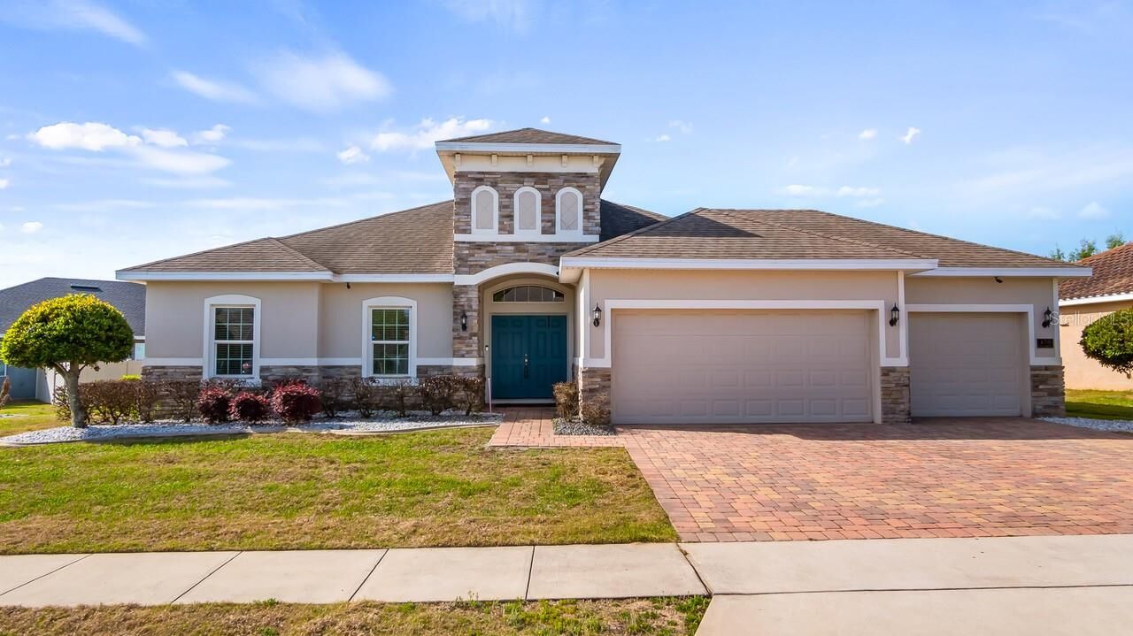 Property Photo:  476 Bellissimo Place  FL 34737 