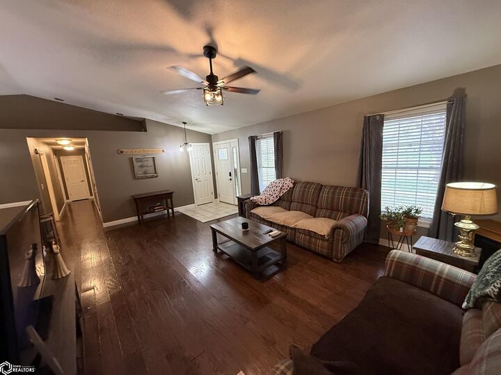 Property Photo:  338 Gratton Street  IA 52601 