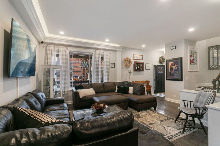 Property Photo: 3239 Wesley Avenue IL 60402