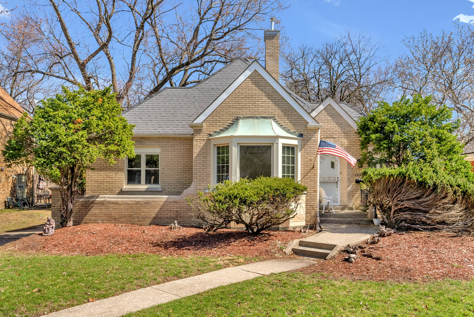 Property Photo:  1039 Forest Hill Street  IL 60409 