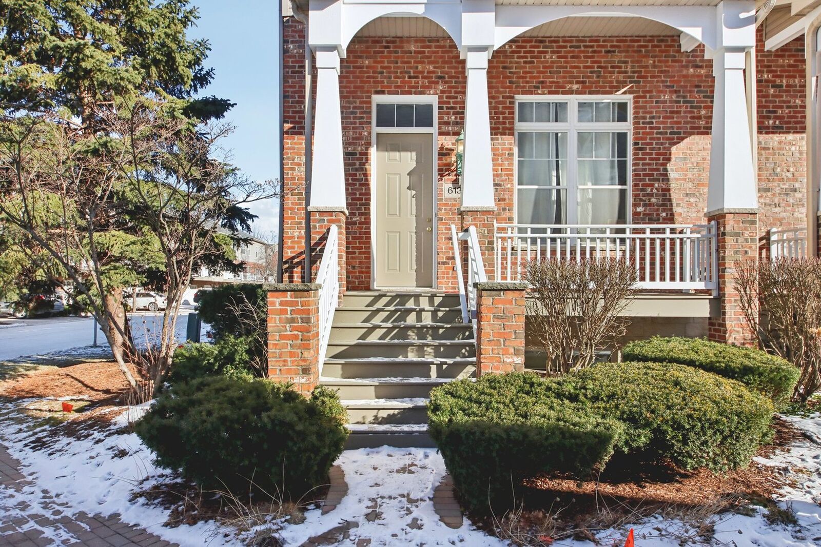 Property Photo:  6130 River Bend Place  IL 60532 