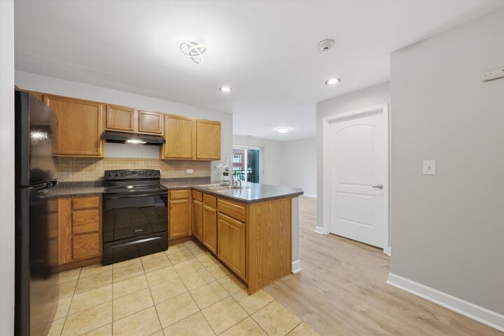 Property Photo:  3447 Ridgeland Avenue 104  IL 60402 