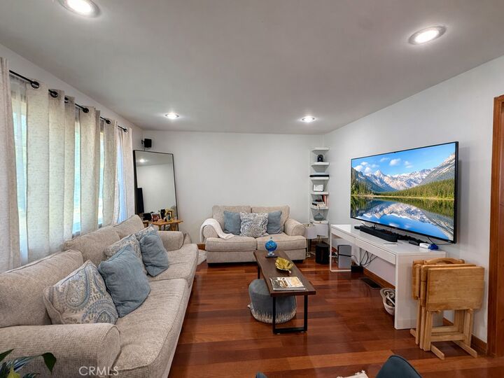 Property Photo:  555 Hickory Lane  CA 91103 