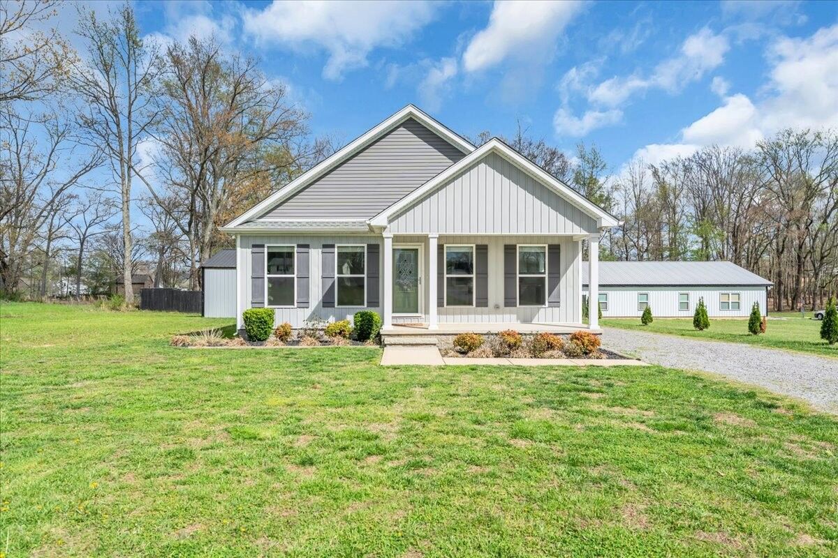 Property Photo:  778 Foster Rd  TN 37166 