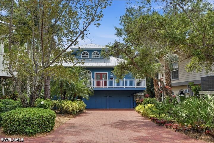 Property Photo:  3814 Survey Circle  FL 34134 