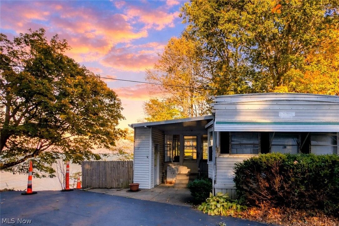 Property Photo:  4017 Lake Road 17  OH 44030 
