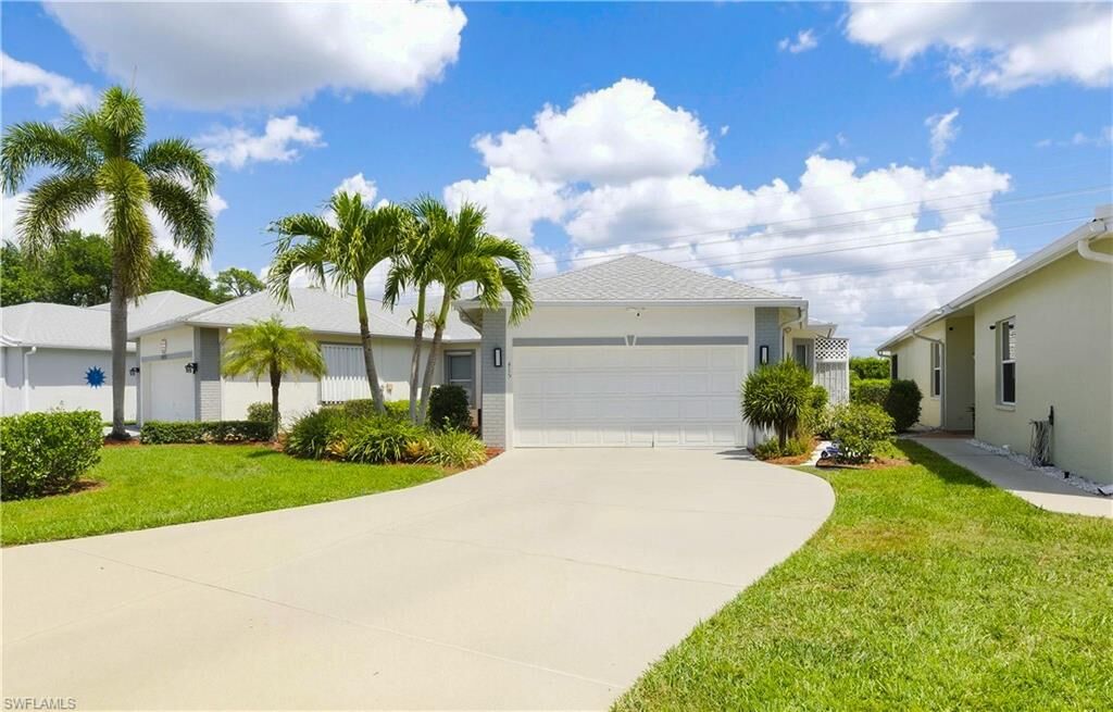 Property Photo:  415 Crossfield Cir 81  FL 34104 