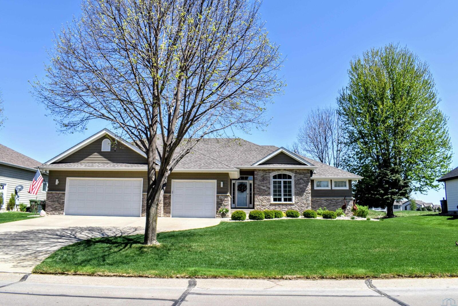 Property Photo: 479 E Sawgrass Trail SD 57049