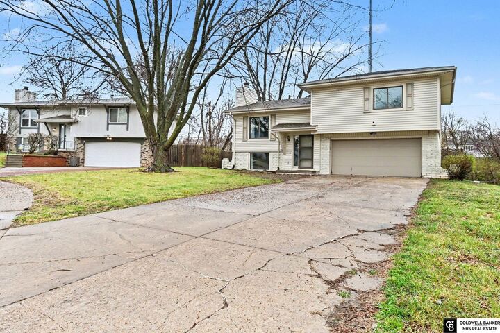 Property Photo:  2104 N 143 Avenue  NE 68164 