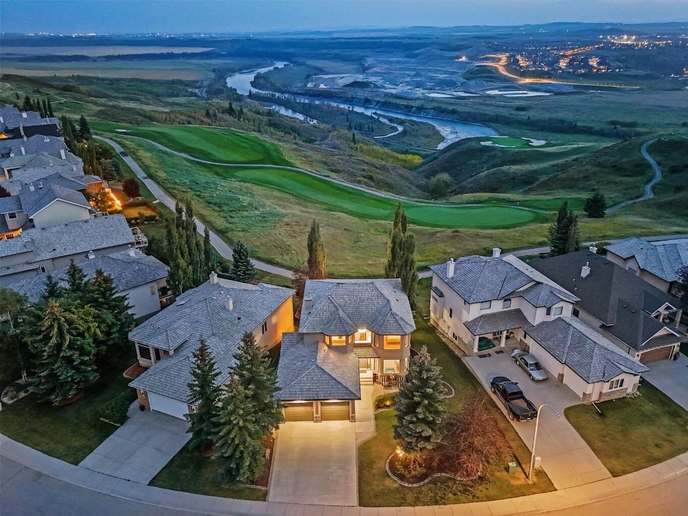 Photo de la propriété:  158 Gleneagles View  AB T4C 1W2 