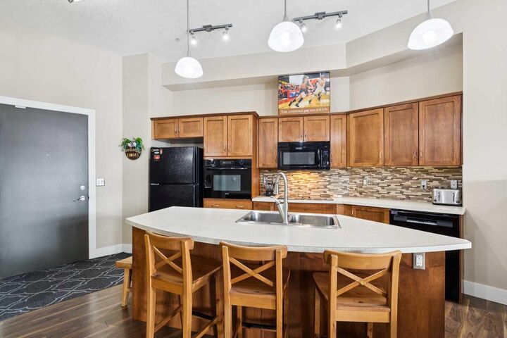 Property Photo: 3101 34 Avenue NW 103 AB T2L 2A3