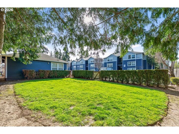 Property Photo: 697 NE 162nd Ave 308 OR 97230